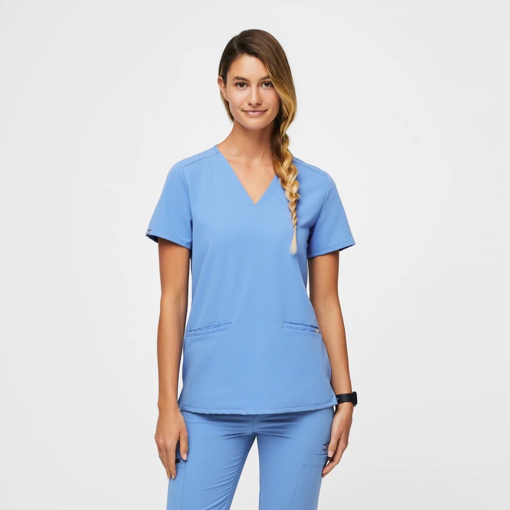 FIGS women's Ceil Blue Casma™ - Three-Pocket Scrub Top - S / Ceil Blue